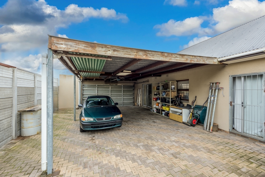4 Bedroom Property for Sale in Amandelsig Western Cape